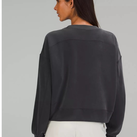 Lululemon Softstreme Perfectly
Oversized Cropped Crew
Colour Black size 2 - Picture 2 of 2